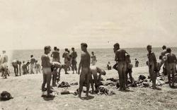 playinggrabass:    Army soldiers in WW2 naked on the beach  