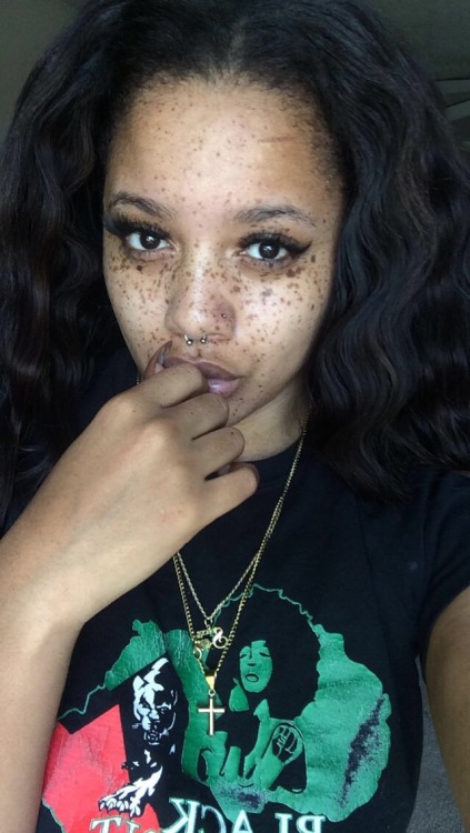 letmespitonit:boydpowder:theramblingsoftheurbanjawn:golden-browncrown:GBC.2015She is beautifulblackkginger  WOW  I literally said “gosh”  I wish I was really pretty