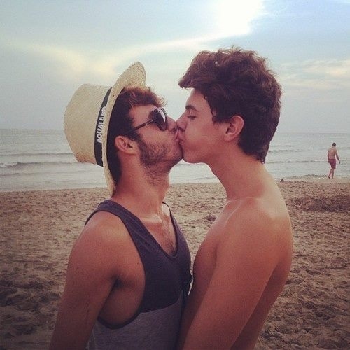 dealed:  the best dealed sexy guysdealed.tumblr.com