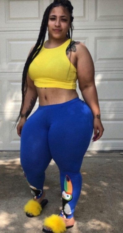 bigbuttsthickhipsnthighs:  Thick AF wife porn pictures