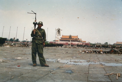 shihlun:Chinese soldiers burn what appears to be the remnants of the protesters’ camp in Tiananmen S