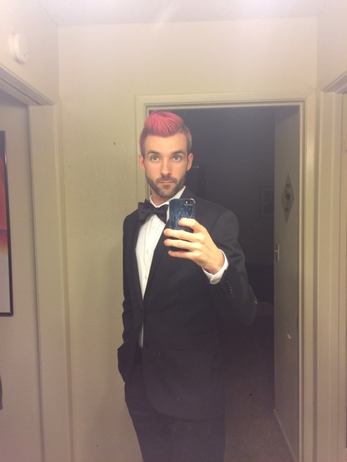 lordmiles:Ur boy cleans up nice 😉