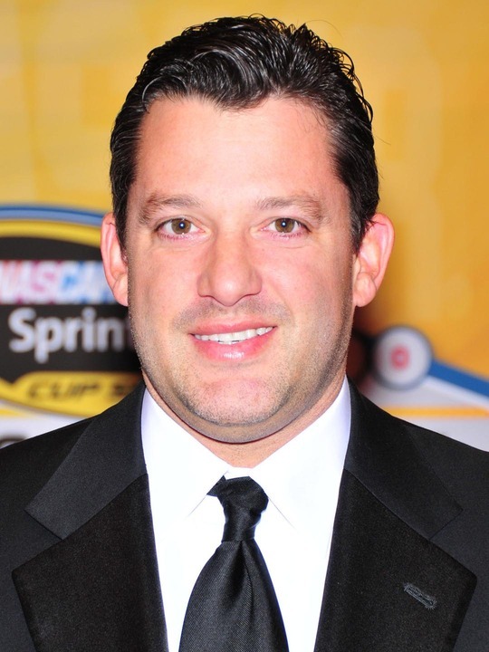 dadsnme:  Tony Stewart :) SOOO HANDSOME! Follow ME at http://dadsnme.tumblr.com/