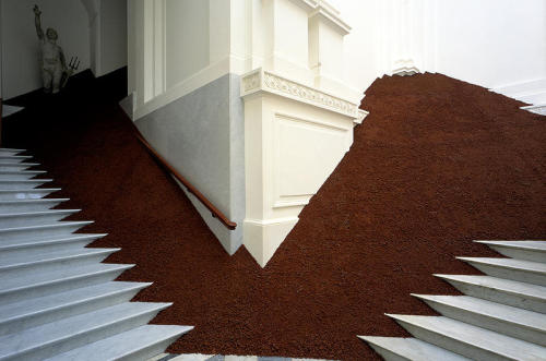 cerceos:Magdalena Jetelova - Domestication of a Pyramid, 1991