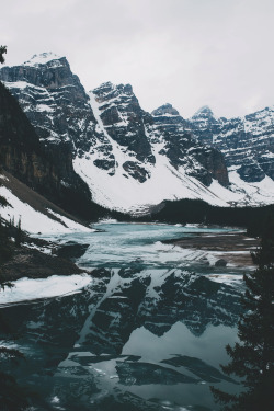 captvinvanity:    Moraine Lake  | Photographer