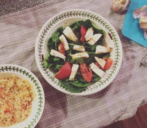 Used the rest of my #CSA slicer tomatoes in this salad and as a tomato sauce. Yes, that is ramen hos