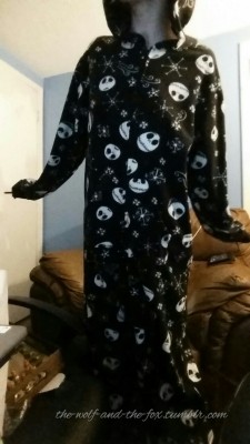 the-wolf-and-the-fox:  Dat onesie lyfe  I