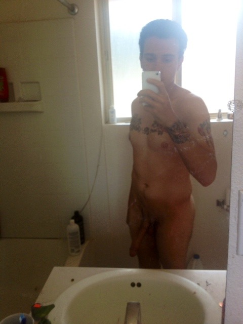 guyswithcellphones:  Army man, Victor 21yo from Colorado Springs, CO. showing off