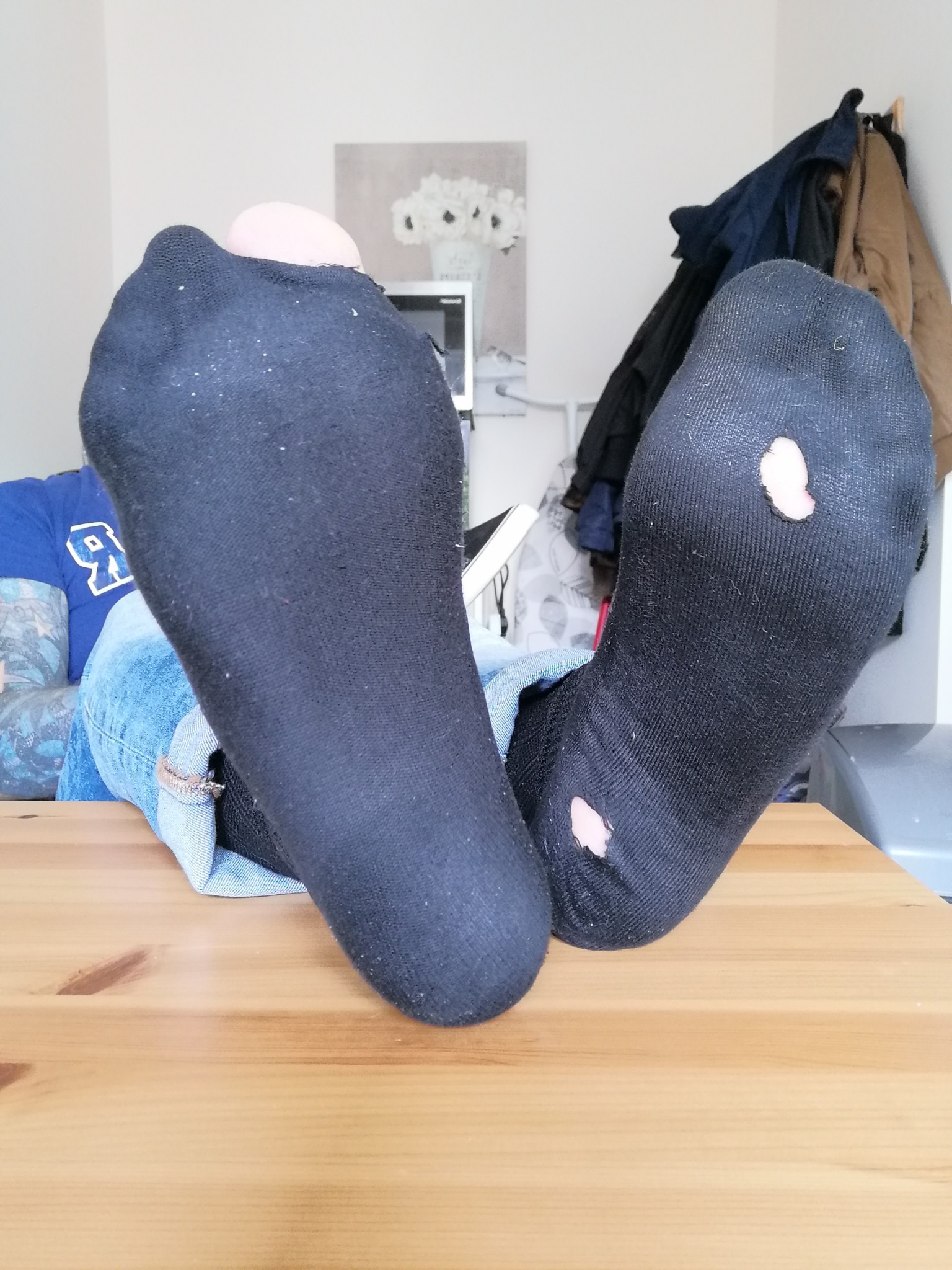 growingexjock1986:Stinking up my mercersised dress socks in vans