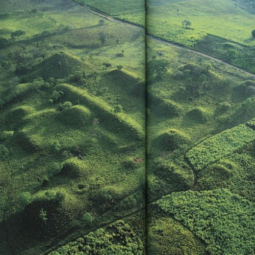 shapesformsandspaces:An Olmec site with ritual centers and pyramids covered by pasture awaits excavation, Laguna de los Cerros, Mexico. Photo Kenneth Garrett. National Geographic, November 1993via @geoarchive_https://www.instagram.com/likalinea/