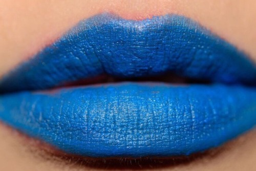 miss-mandy-m: Makeup Mondays: Blue makeup inspiration with eye makeup by MUA IG: rubina_muartistry a