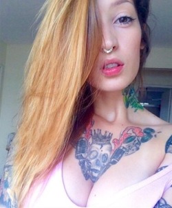 Jacquelinesuicide:  Jacqueline Suicide Sexy Selfie Http://Fatlossfactormax.com/Hanah-Jamroz-Instagram-Random-Photos/