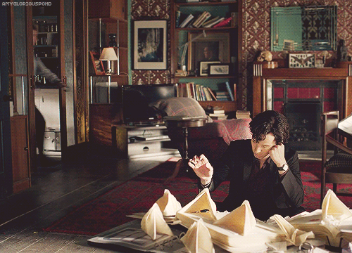 crimson-winter: ewebie: amygloriouspond: ∞ Scenes of Sherlock You need to run him, okay? Show 