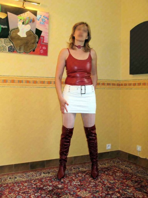 katittia: In red and white