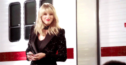 yournastyscars:Taylor Swift on The Voice Season 17 Promo