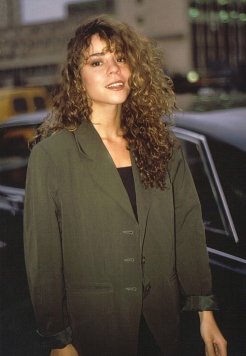 altersociety:Aura inspiration: 90s Mariah.
