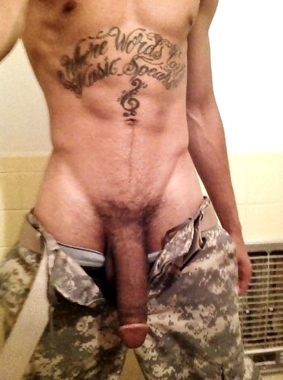 bbcloads4mymouth:  BlackMeOutDerived from the xHamster album by: spardi06  GOLD