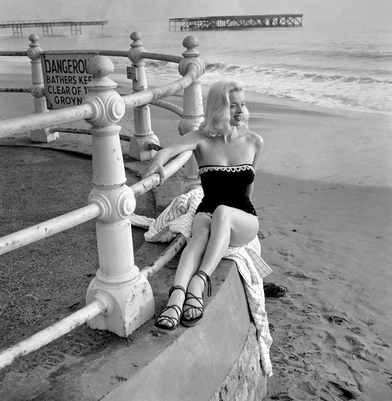 whitediamonds55:  Diana Dors 