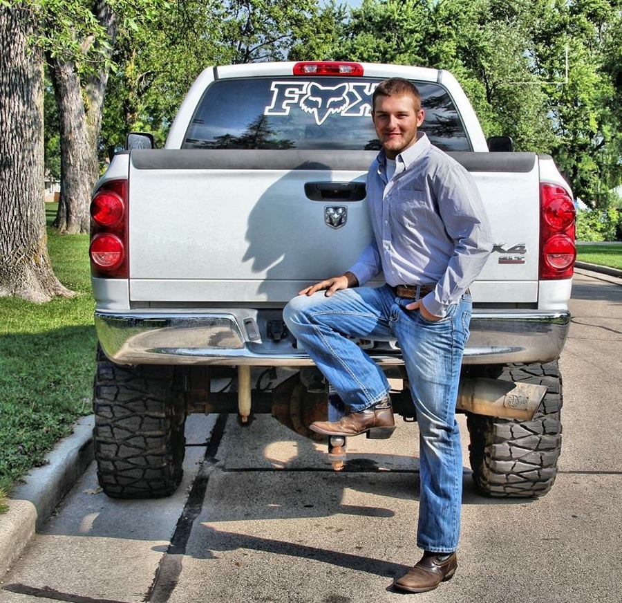 newtoscia:  Love to Ram him on his tailgate :)