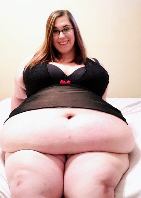 burgeoningandbulging:BBW Hazel