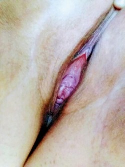 bbwhotwife2cum4:  I can’t keep my hands off my tight little pussy this morning.   Anyone else wake up horny af?  If you reblog I might show you more ; )