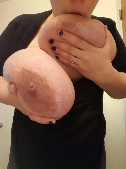 Porn photo lovemesomebiggirls:  hmcouple:  Happy topless