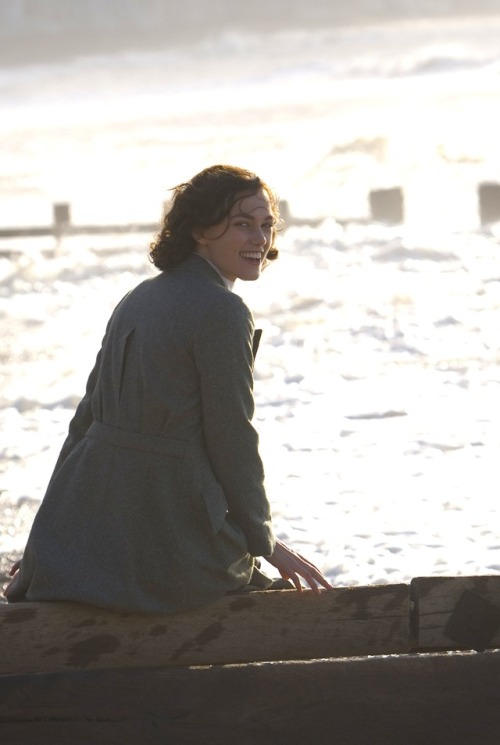 mademoisellelapiquante: Keira Knightley as Cecilia Tallis in Atonement - 2007