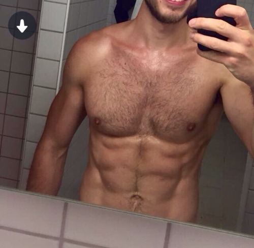 hairy-chests:  myggk:  What a sweaty day ;)   selfie