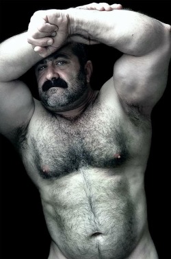 musclepupmax:  Real muscle bear ! 