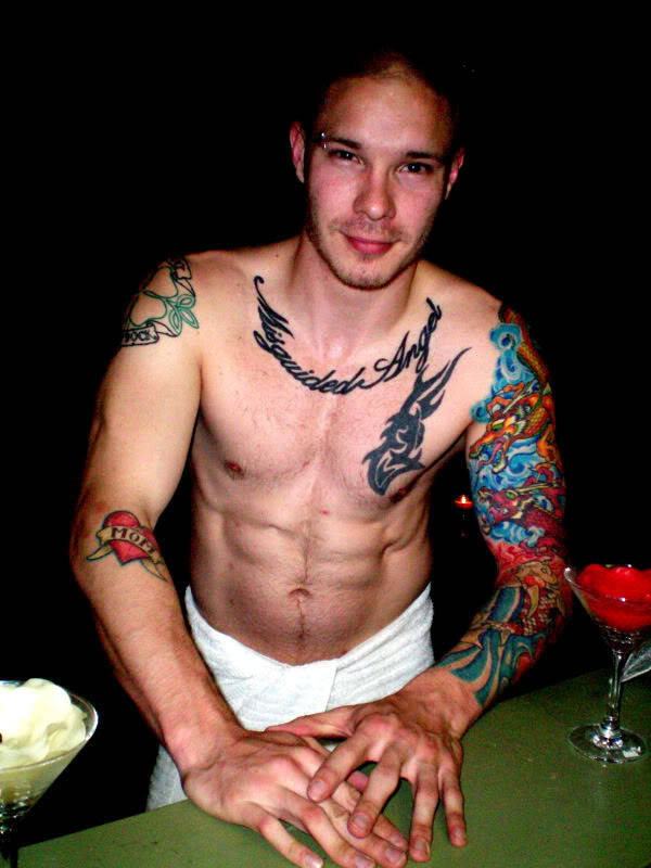 spyndexxposed:  Yeahh he is straight… but FUCKIN hot…. love his cockk! thanks