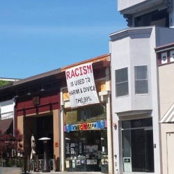 darksideoftheshroom:  RACISM IS USED TO HARM &amp; DIVIDE THE 99% 💯💯   thank you Ukiah radio station for keeping it REAL. 