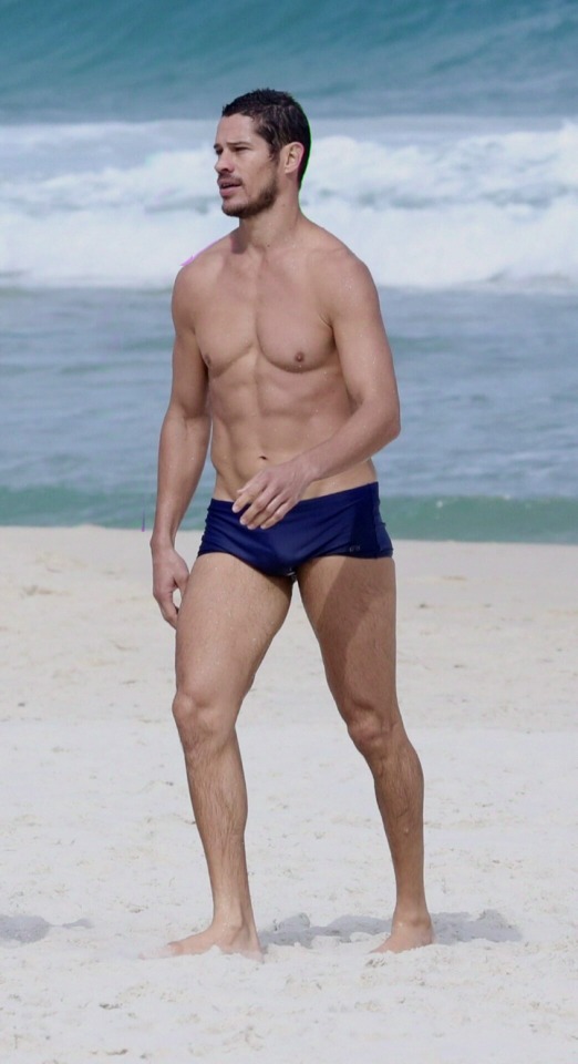 Jos Loreto In The Beach.