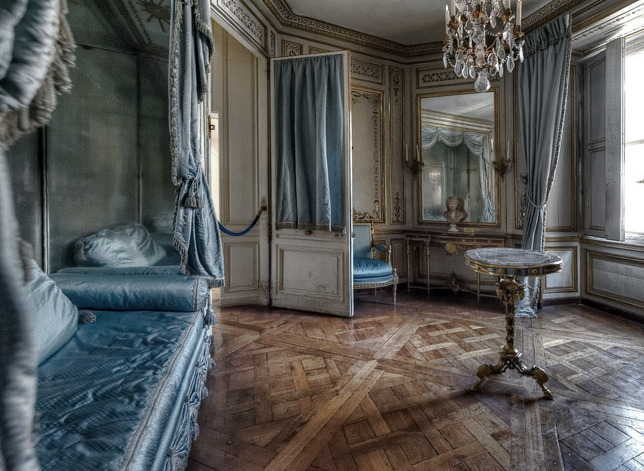 speciesbarocus:   Appartements privés de Marie-Antoinette. Le petit salon de la