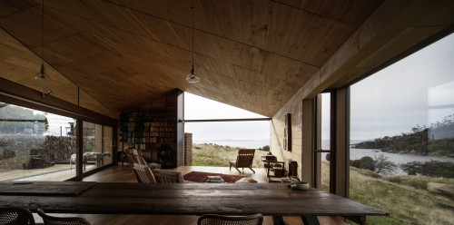 remodelproj:Great interior to this modern cabin house with angular open ceilings