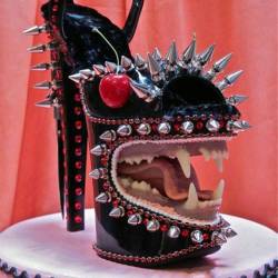 goodieham:  bootsandheelslover:  Haha 😉😉😙😙 #monsterheels #spikes (hier: Berlin, Germany)  👍👍👍