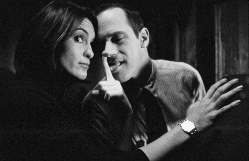 elliot-olivia:Chris Meloni and Mariska HargitayBehind the scenes of Law & Order: SVU : Jessica B