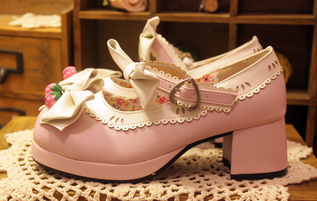 kawaiiconnection:  Sweet Lolita Strawberry Bell Shoes -  US $29.99Follow KawaiiConnection