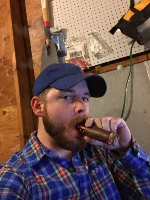 pipebearjr: sfcigardad: This is what a cigar boy should be Agreed!