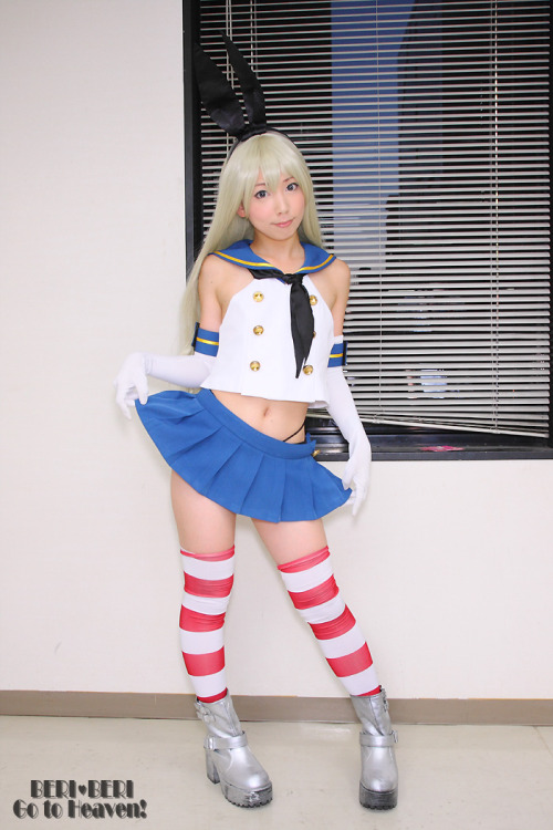 hottestcosplayer:  For the hottest cosplayers on your dashboard everyday, Follow Us!  Want to be featured on the Hottest Cosplayer Tumblr? Submit an image or 10 and we will happily share it! 