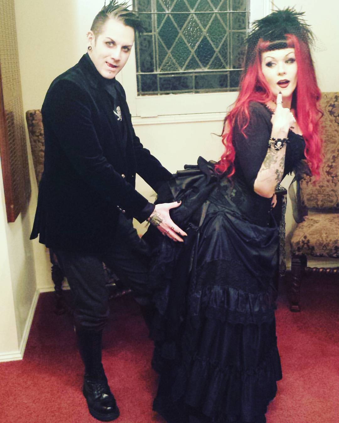 pocketfullofposiez:  He likes big bustles what can I say. #gothiccouple #bustlebutt