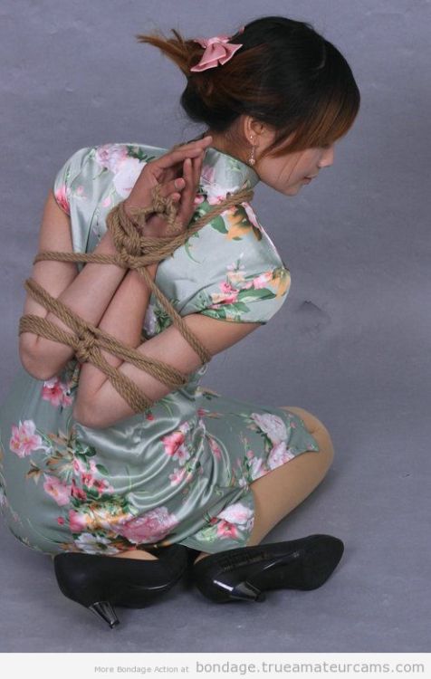 bondagexxx:  See more at www.bondagexxx.tumblr.com 