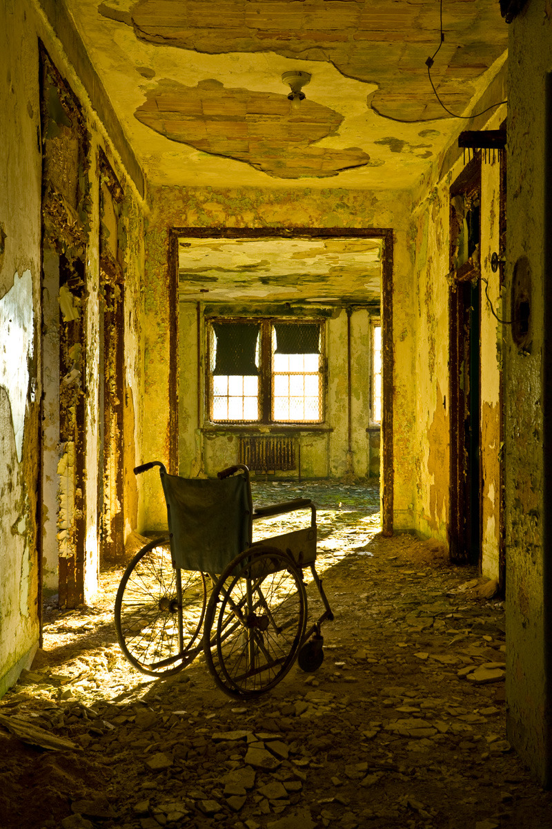 ianference:  I love shooting at sunset.  On my most recent trip into the main building