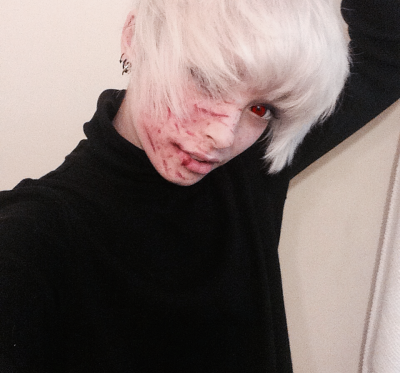 juuzoucore:  i dont like the format of these but if i put three in a row it smooshes