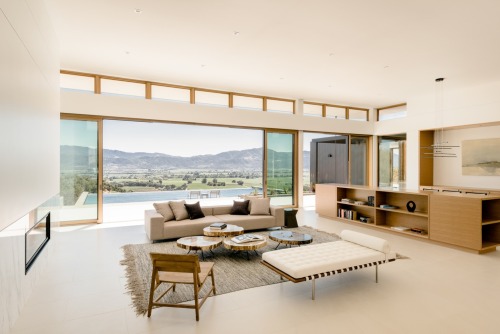 life1nmotion:  Oakville HomeDesigned by architect John Maniscalco,  Oakville View Estate is a 60-acre luxury property atop the hills in the heart of Oakville Napa County. The one-of-a-kind home features a sleek modern design aesthetic that blends interior