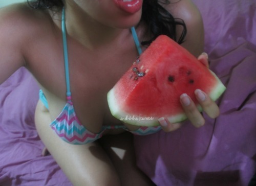 a-d-i-l-a:  Watermelon…. mmmmm delicious ♡  Que rrriiiiiiica frutita!!