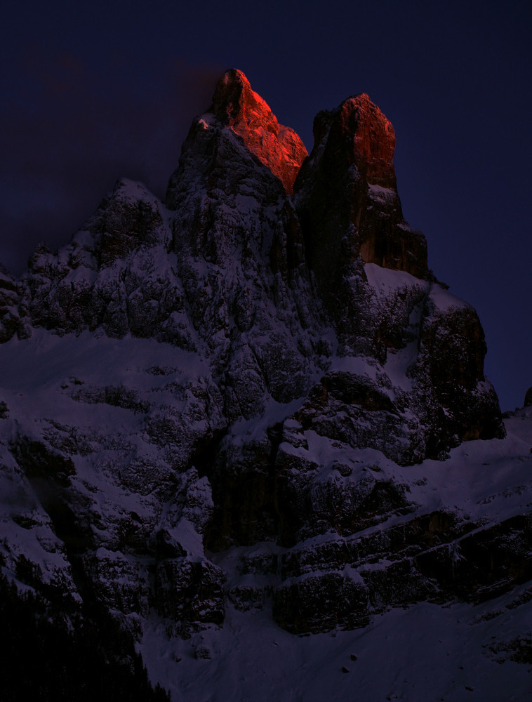 llbwwb:   Red peaks by Nicola Pirondin 