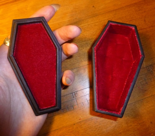 I made a tiny little coffin box for book & paper arts class! It looks much better in person beca