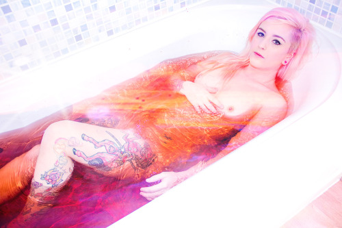 katarinamariemodelphotography:  #bath #bathset #emotive #nude #erotic #voyeuristic #fooddye #altmodel #altgirl #tattooedmodel #laikamodel laikamodel