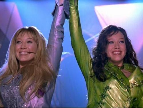 snakebiteheartt:  Remember Hilary Duff was afraid to sing but then Hilary Duff helped her then Hilary Duff sang a duet with Hilary Duff  