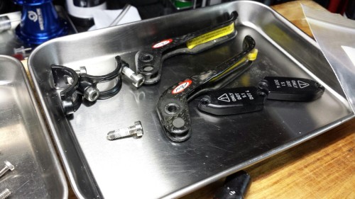 takebow-tune: AVID 2007 “JUCY-ULTIMATE” Lever internal assembly replacement. 漏れなくこいつも中が腐ってた。 1,2年に一